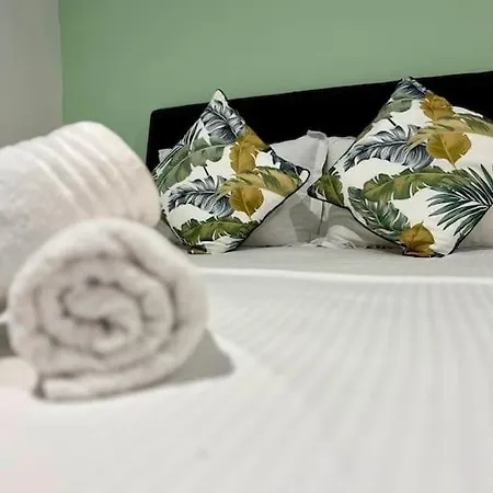 Апартаменты Whispering Ocean Retreat *