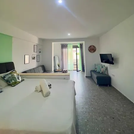 Whispering Ocean Retreat Lejlighed Polýgyros